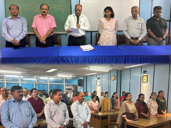 Swachhata Pledge about the Swachhata Pakhwada 2023. Glimpse of programme at Kendriya Bhandar, Pushpa Bhawan, Head Office on the subject 'Garbage Free India' on 19th September 2023